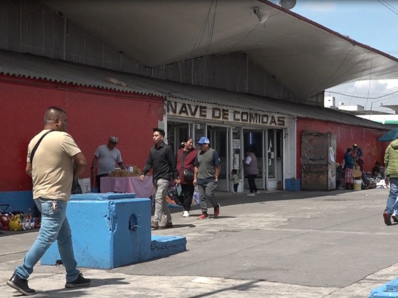 Comerciantes del mercado Juárez, piden retiro definitivo del comercio ambulante