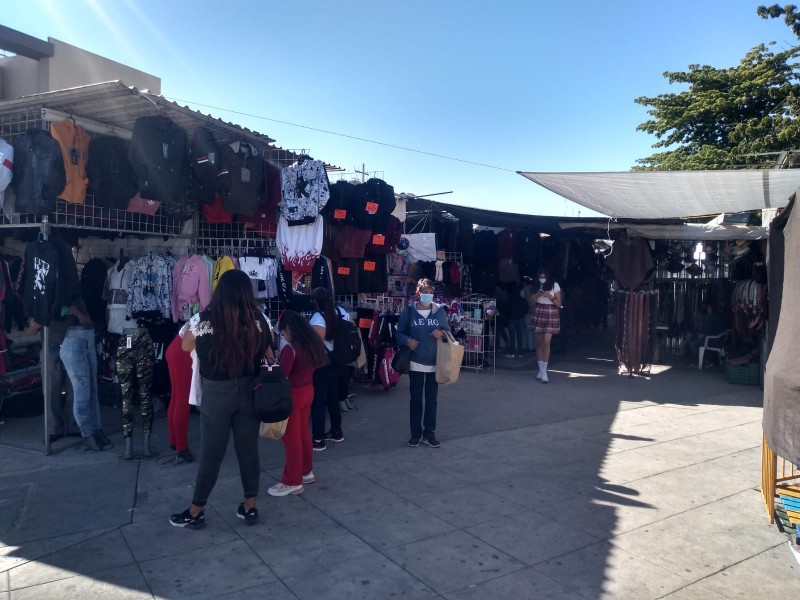 Comerciantes del Tianguis Navideño aumento del 50% en ventas