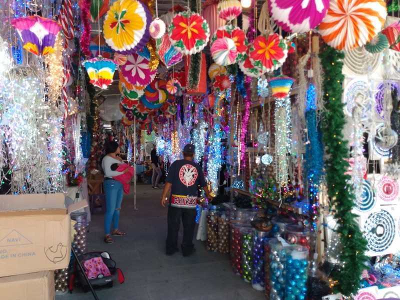 Comerciantes del Tianguis Navideño con buenas expectativas