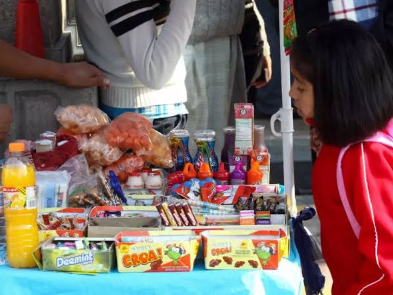 Comerciantes denuncian venta de comida chatarra en escuelas de Durango