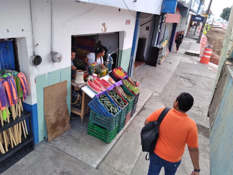 Comerciantes en Av. Insurgentes reportan hasta 30% en pérdidas