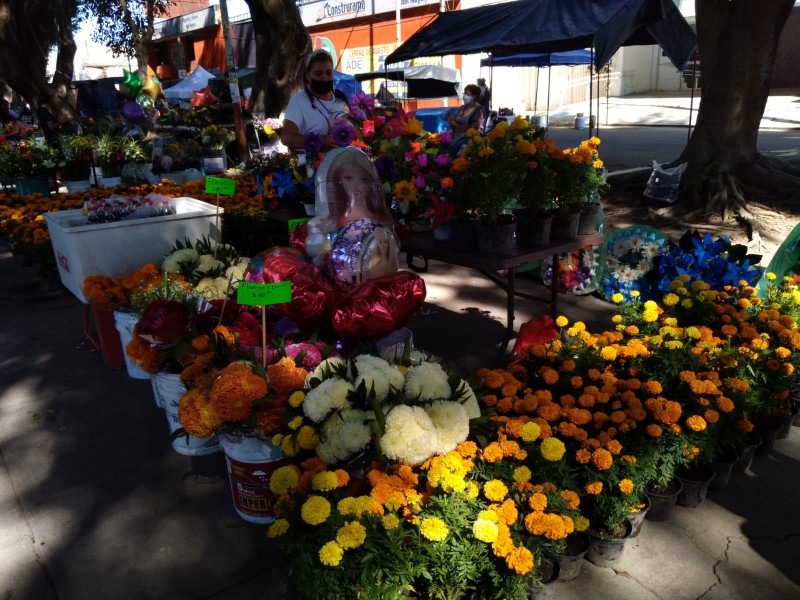 Comerciantes esperan buenas ventas durante día de muertos