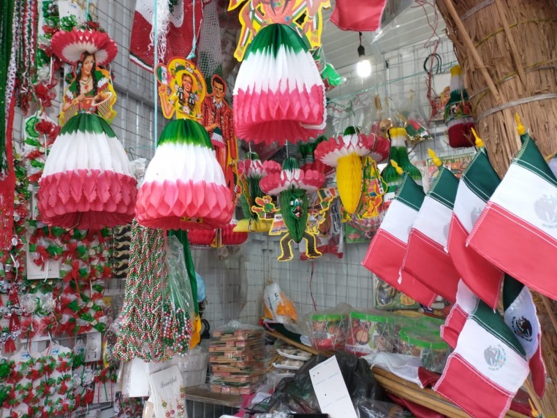 Comerciantes esperan derrama económica importante por las fiestas patrias