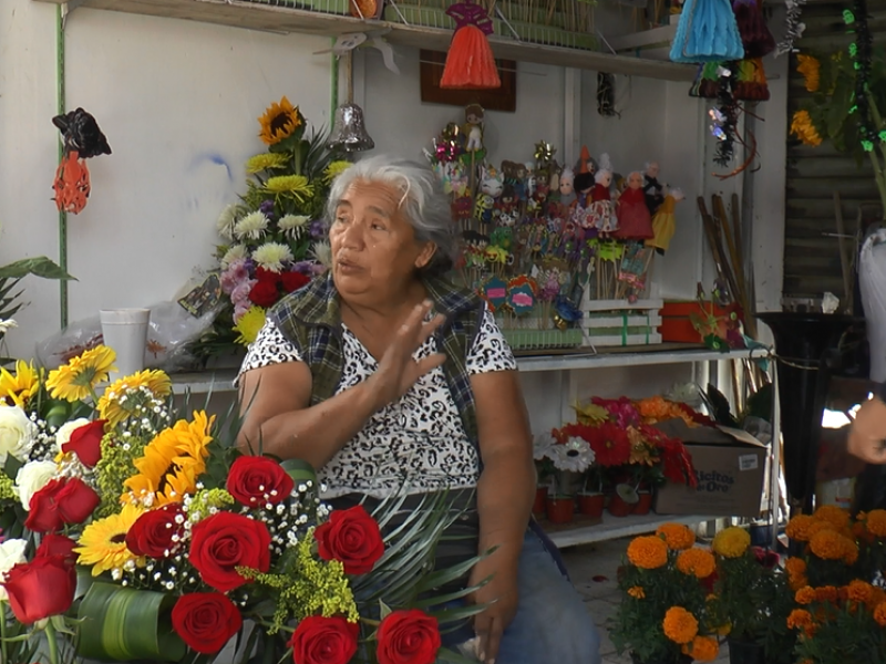 Comerciantes esperan que incrementen sus ventas este Día de Muertos