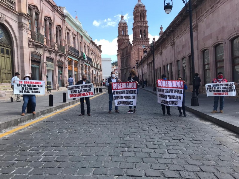 Comerciantes exigen el apoyo económico prometido por Tello en marzo