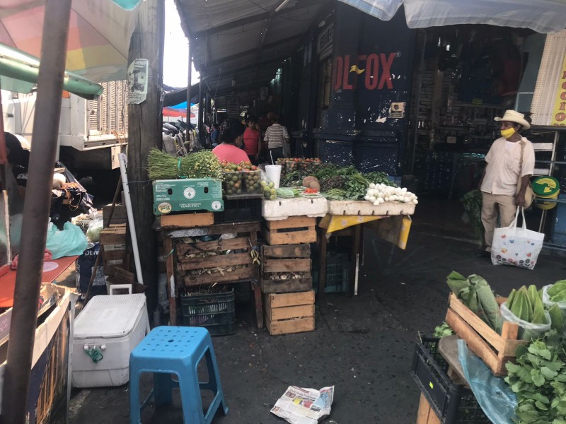 Comerciantes informales de zona centro no se reubicarán: Comercio