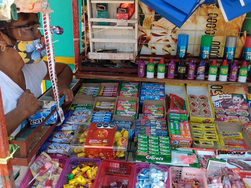 Comerciantes locales rechazan prohibición de venta de “alimentos chatarra