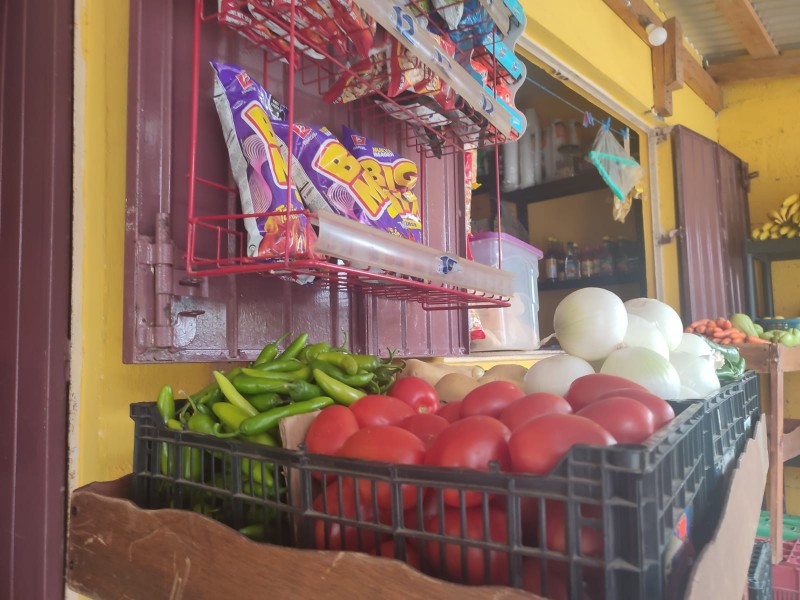 Comerciantes minoristas  en crisis por grandes cadenas.