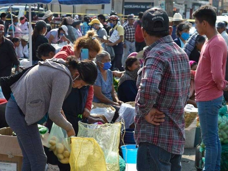 Comerciantes piden simplificar trámites del SAT