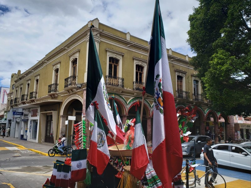 Comerciantes reportan bajas ventas en festejos patrios en Zamora