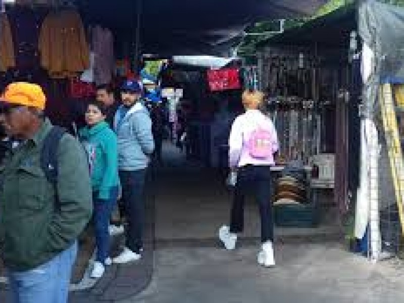 Comerciantes reportan bajas ventas en fin de año.