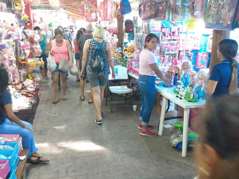 Comerciantes reportan “ventas regulares” por Día de Reyes