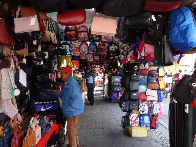 Comerciantes se preparan para próximos días festivos