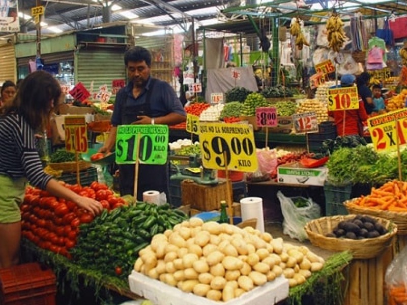 Comerciantes señalan buenos precios en frutas y verduras