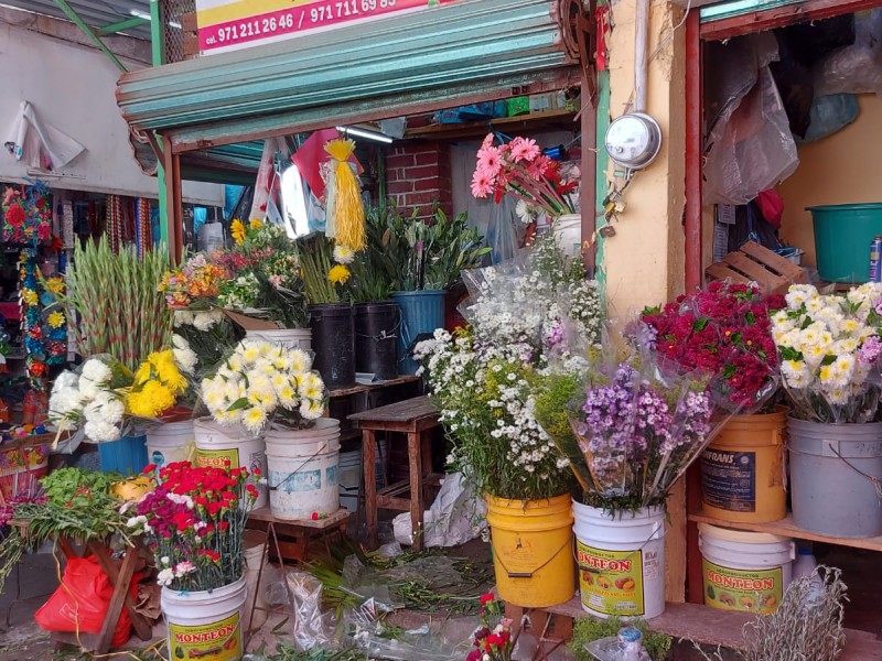 Comerciantes sin espacios para ventas de Día de Muertos