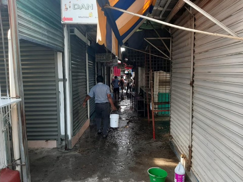 Comerciantes y locatarios de Salina Cruz reapérturan tras finalizar confinamieno