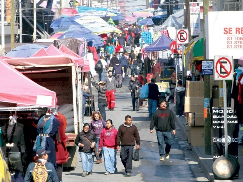 Comercio informal sin respetar medidas en Nuevo León