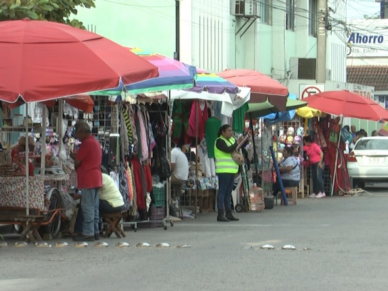 Comercio otorga espacios a  ante vendedores de temporada