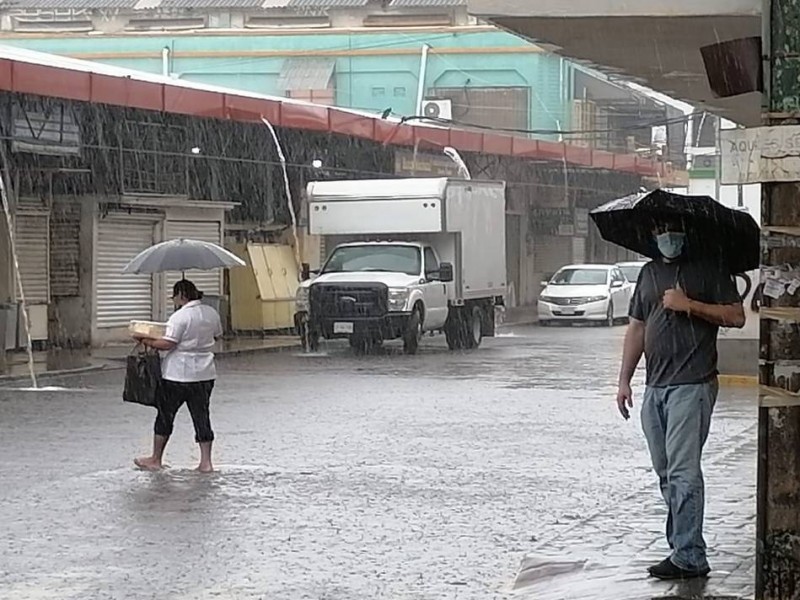 Comercios de CANACO se preparan para temporada de lluvias