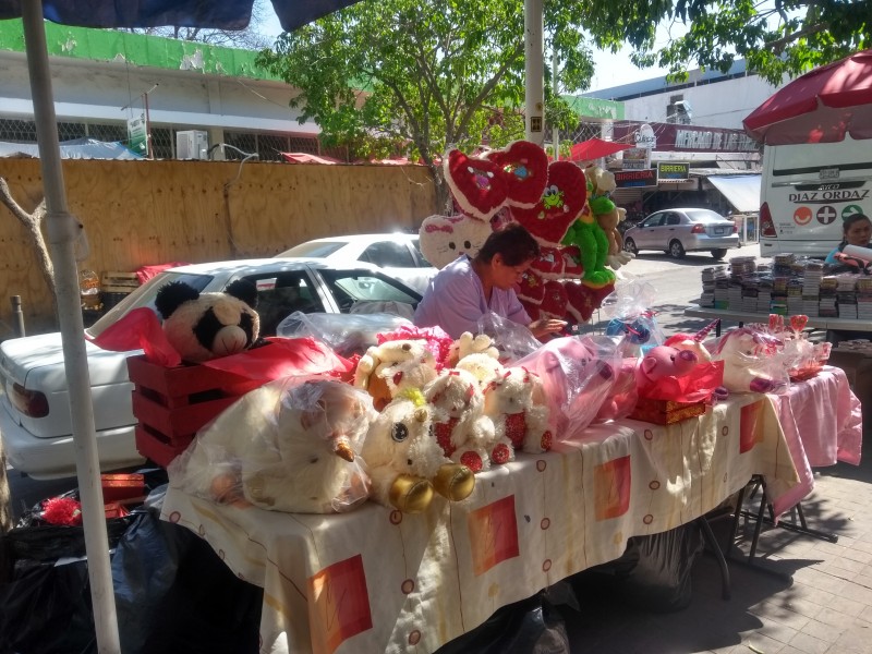 Comerciantes listos para este 14 de febrero; Aseguran