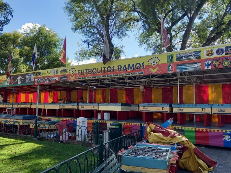 Comienza instalación de futbolitos y juegos mecánicos para Caña Fest