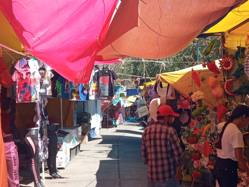 Comienza instalación de puestos de ocasión de semana santa