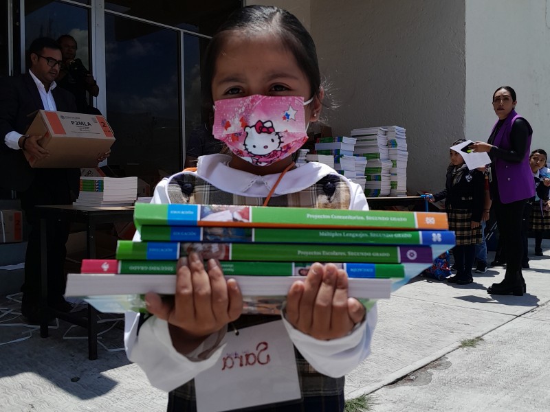 Comienza reparto de libros de texto en escuelas del Edomex