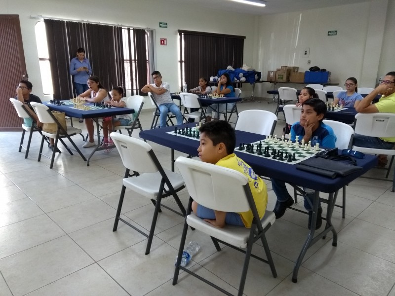 Comienzan cursos de ajedrez en Cruz Roja