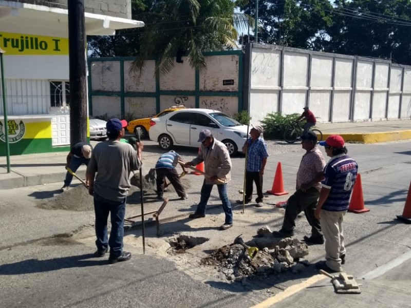 Inician trabajos de bacheo en Salina Cruz