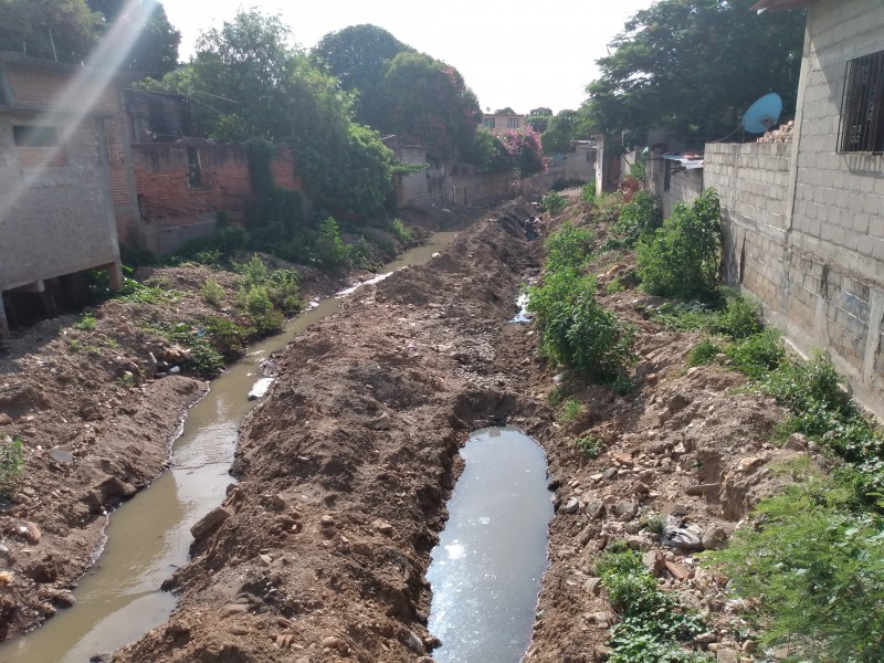 Comienzan trabajos de rehabilitación del drenaje arroyo basaguya