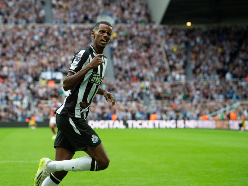 Comienzo prometedor del Newcastle goleando 5-1 al Aston Villa