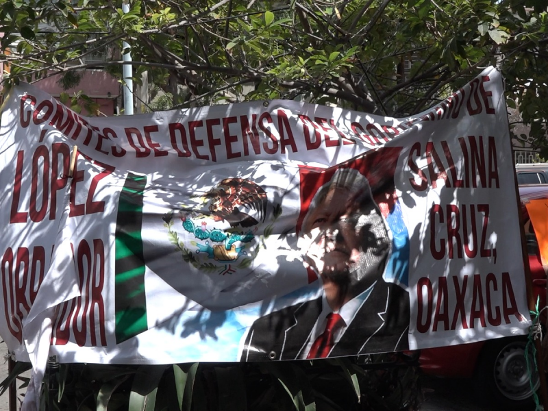 Comités de defensa en Salina Cruz realizan una marcha caravana