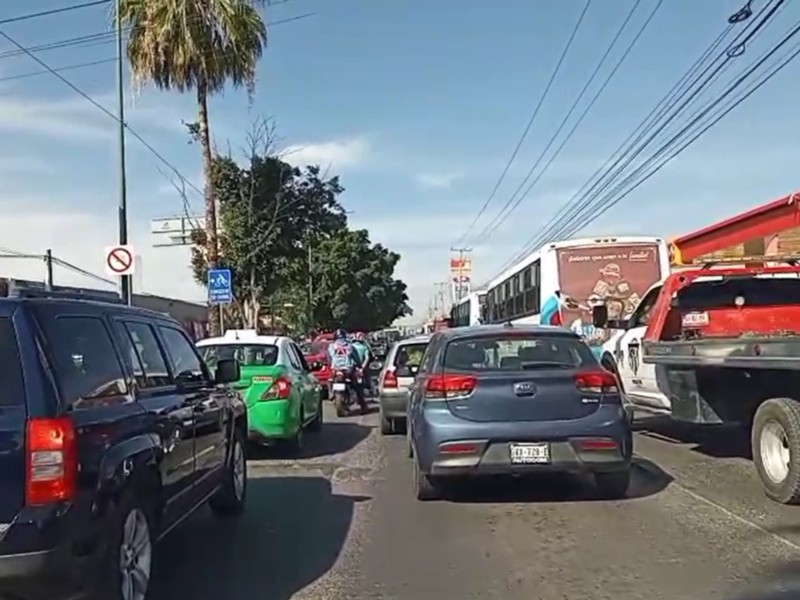 Como cada año, vialidades de León colapsan por FIG y Buen Fin