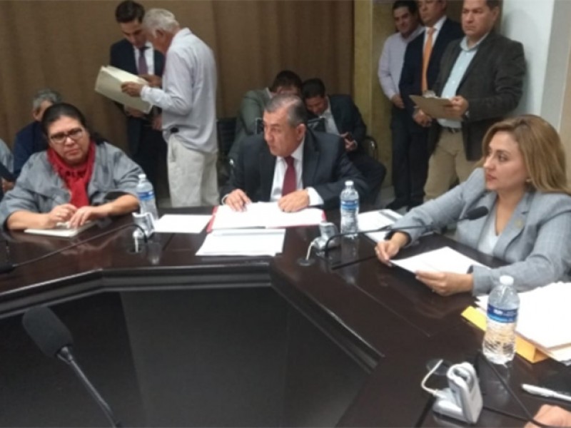 Comparece Navarro Gallegos ante diputados