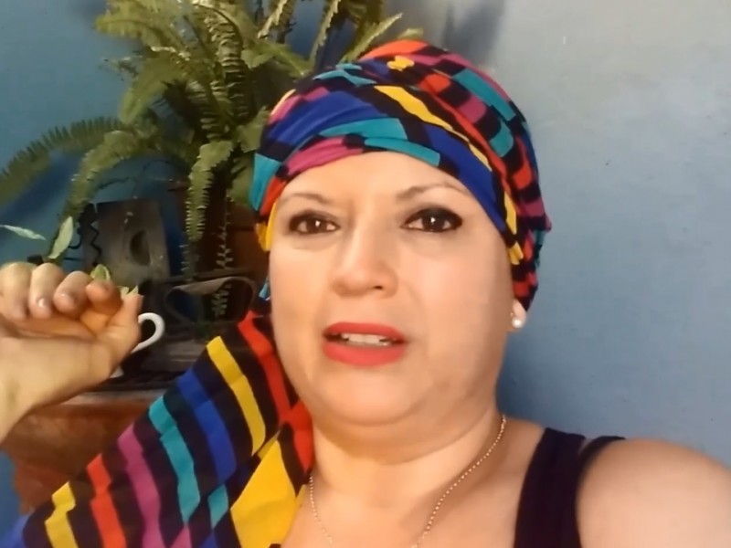 Comparten testimonio de cáncer de mama