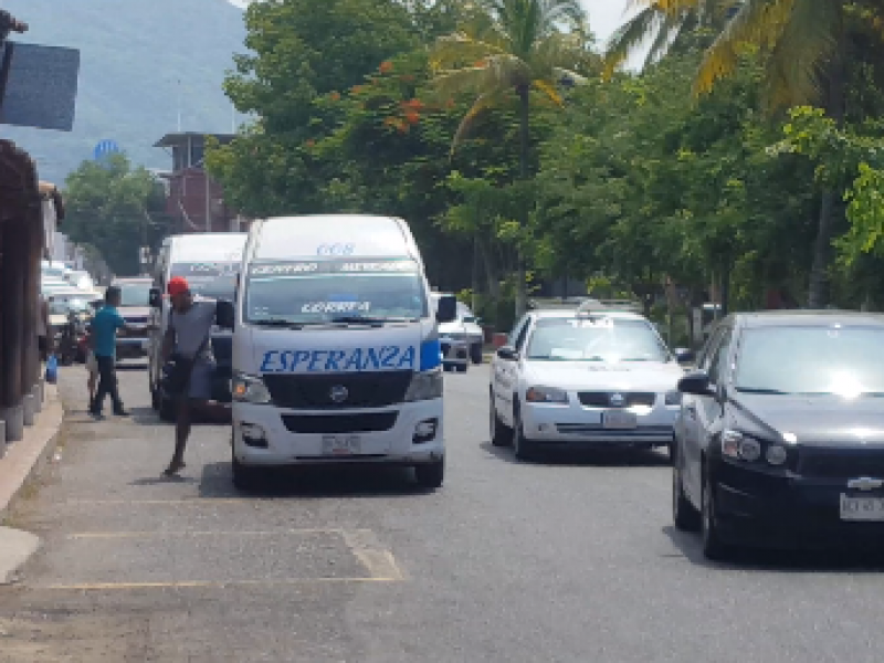 Complicado que el transporte pública instale aire acondicionado