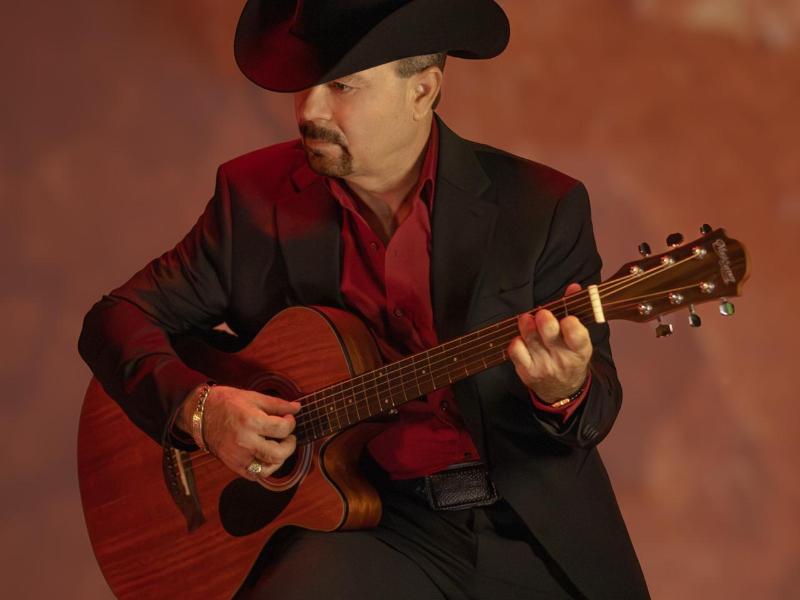 Compositor sonorense recibirá reconocimiento por 25 años creando grandes éxitos musicales.