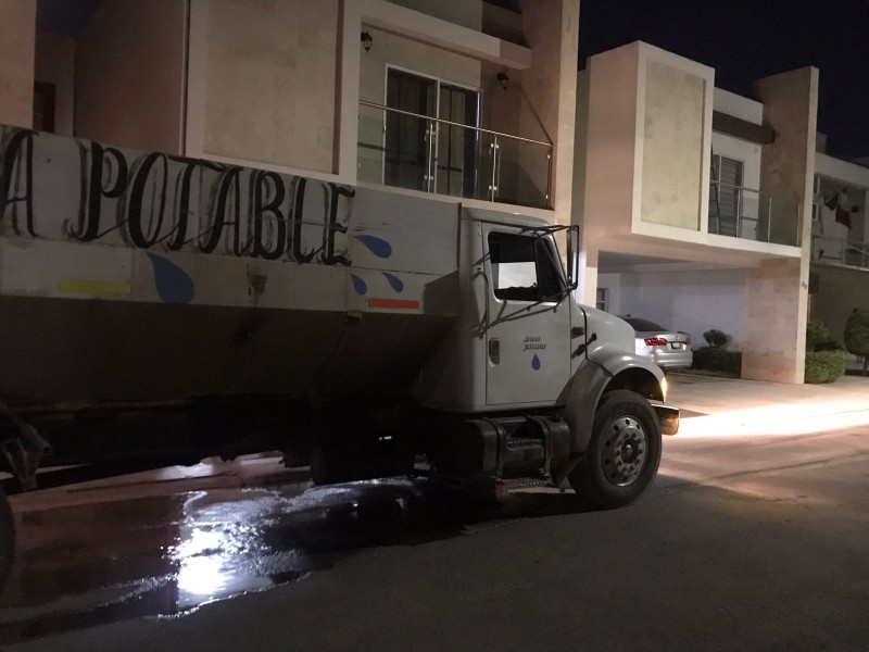 Compra de agua potable en pipa genera inconformidad en Torreón