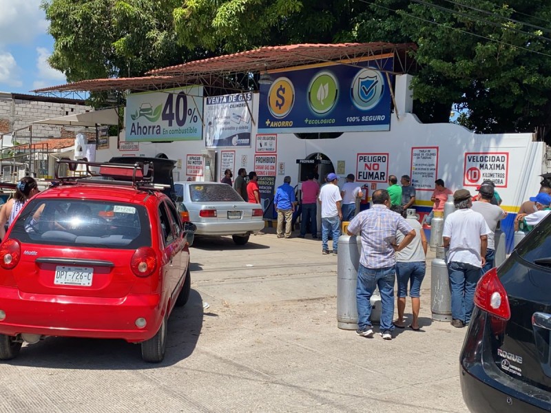 Compras de pánico ante escasez de gas LP en Chiapas