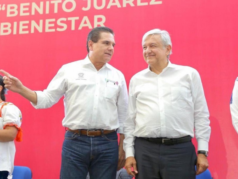 Compromete López Obrador federalización de nómina educativa
