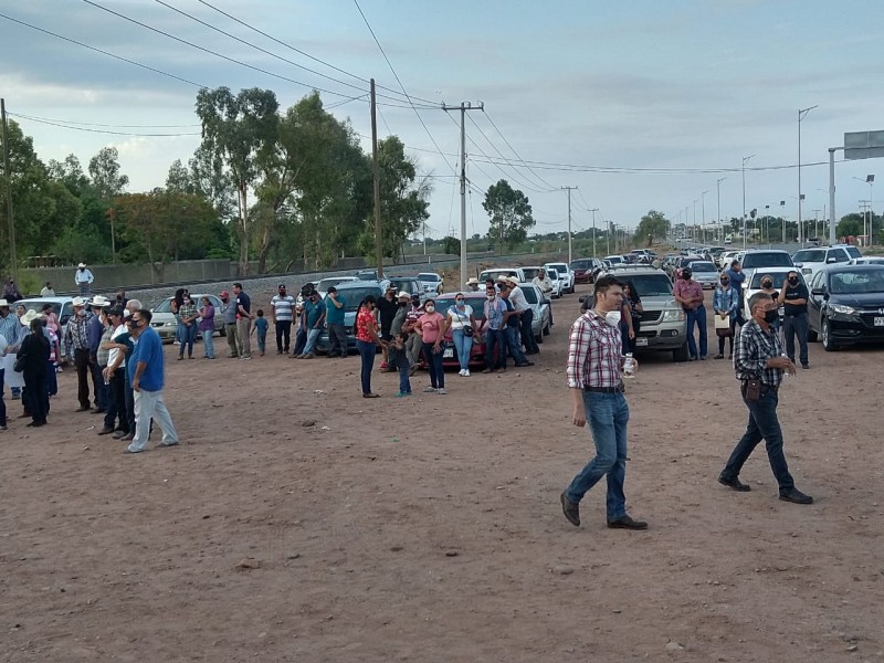 Comuneros de Buenavista no son recibidos por AMLO