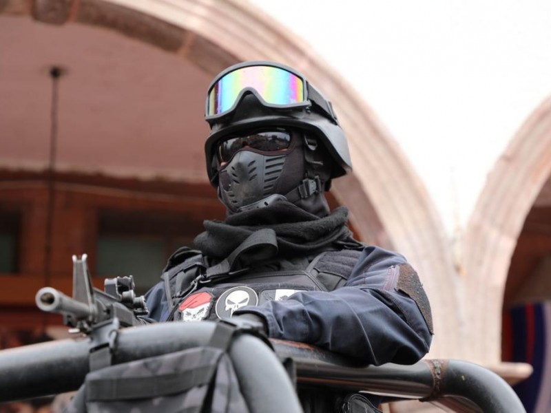 Comuneros de Nahuatzen retienen elementos de seguridad y trabadores municipales