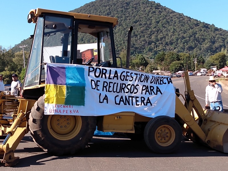 Comuneros toman carretera Zamora - Los Reyes