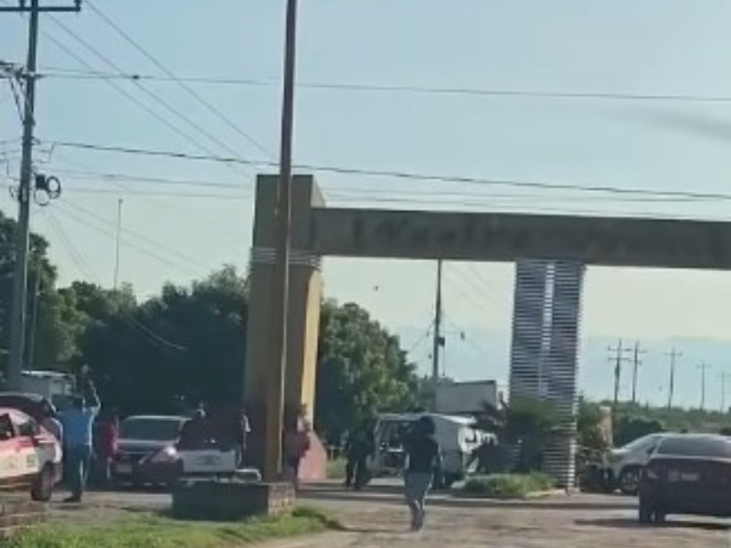 Comunidad bloquean acceso a Reforma de Pineda, exigen reparación de vías
