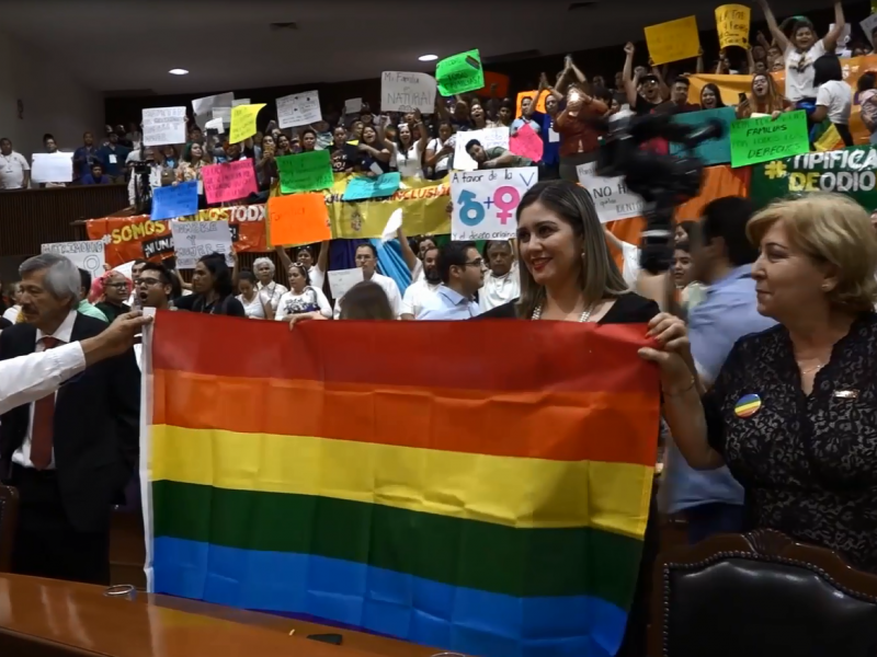 Comunidad LGBT no está derrotada, aseguran activistas