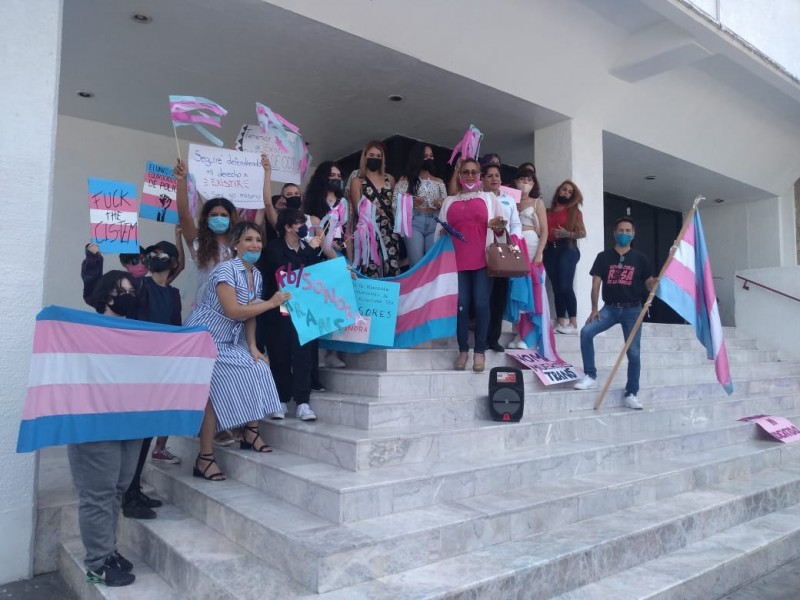 Comunidad transexual exige a Congreso aprobación de dictamen de identidad