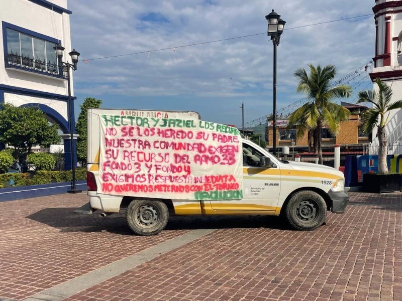 Comunidades afromexicanas toman palacio municipal de Pinotepa por falta de recursos
