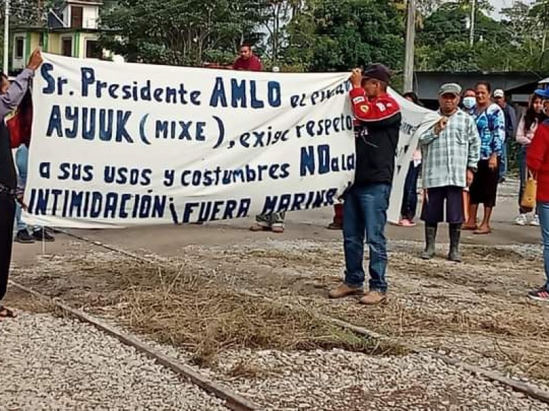 Comunidades indígenas bloquean vías de ferrocarril en el Istmo