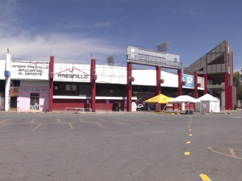 Con aforo de 100 personas preparan reapertura de estadio