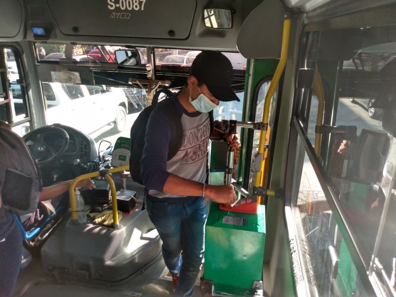 Con algunas fallas, operan tarjetas electrónicas en todo el transporte